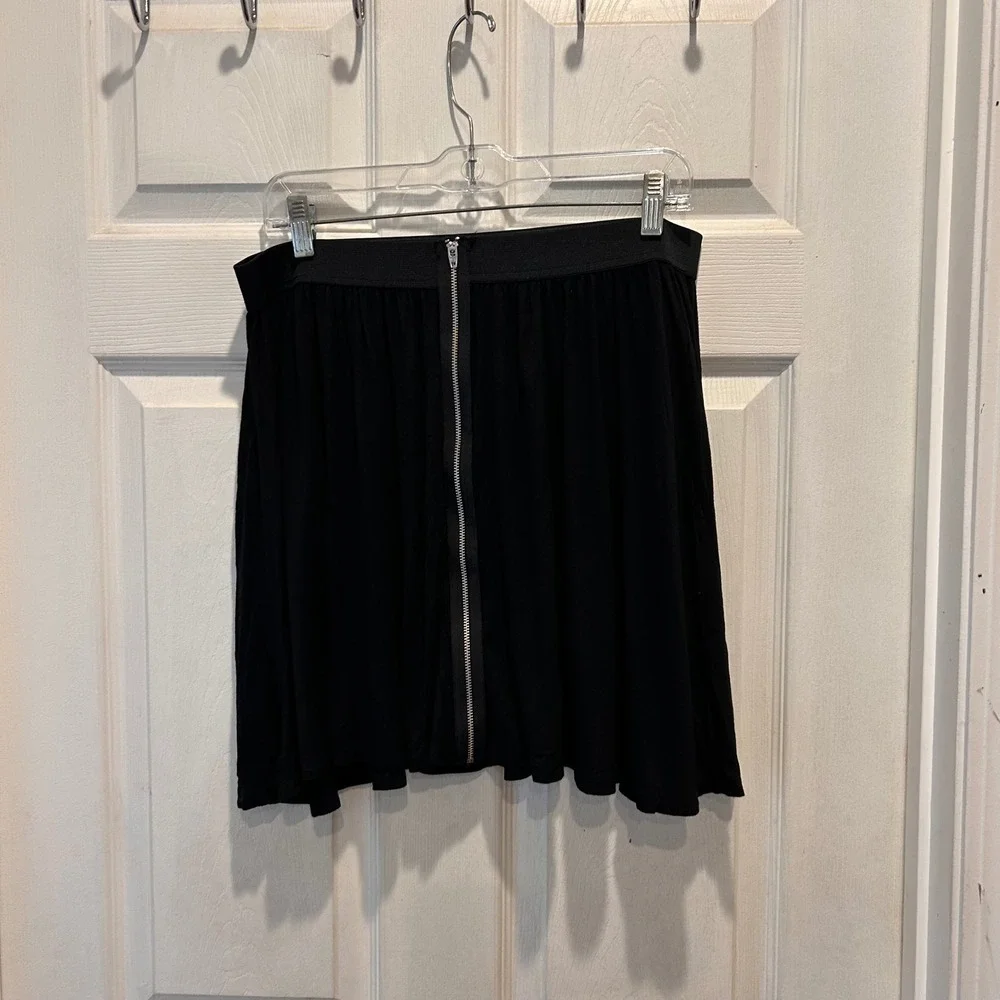 Elle Women‎ Black Zipper Front Skirt Size L Rayon Spandex Grunge Goth Whimsigoth